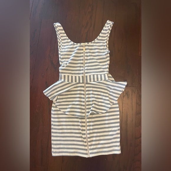 BEBE GREY/WHITE STRIPE  Peplum Style Dress w/Back Zip Closures,  XS - Picture 11 of 15